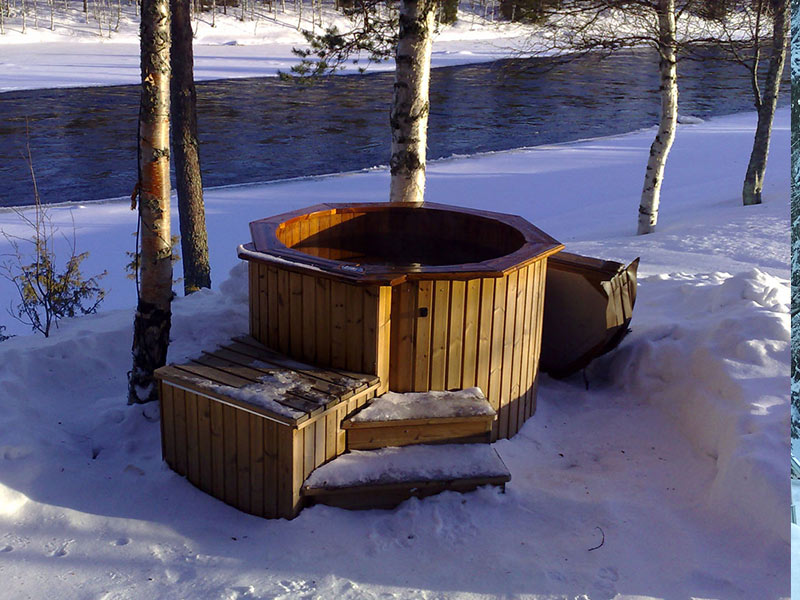 Bain nordique dans la neige