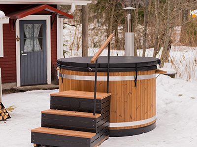 Bain nordique dans la neige